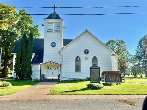 324 Oak St, Fairchild, WI, 54741-8259 | Card Image