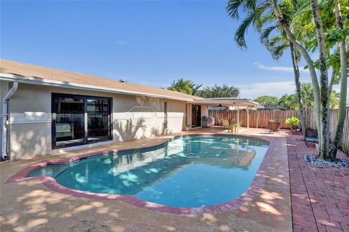 9350 Nw 43rd Mnr, Sunrise, FL, 33351-5924 | Card Image