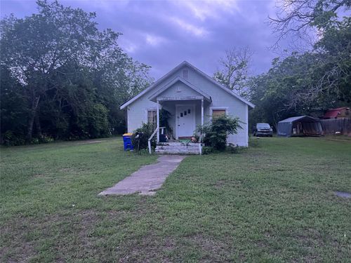 1121 N College St, Gonzales, TX, 78629-3017 | Card Image