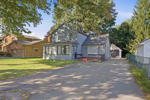 6525 O'Neil St, Niagara Falls, ON, L2J1M9 | Card Image