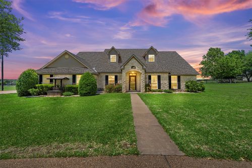 1018 Shilling Dr, Elm Mott, TX, 76640-3711 | Card Image