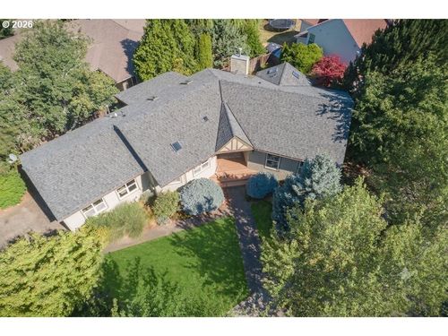 556 Forestview Dr, Hood River, OR, 97031-7742 | Card Image