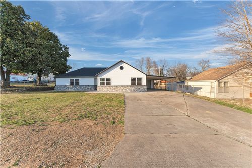 402 Phillips Ave, Huntsville, AR, 72740-6388 | Card Image