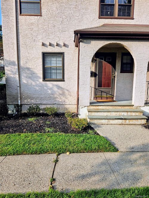 38 Somerset Dr, Suffern, NY, 10901-6901 | Card Image