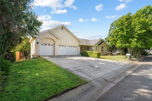 735 Royal Oaks Dr, Redding, CA, 96001-0129 | Card Image