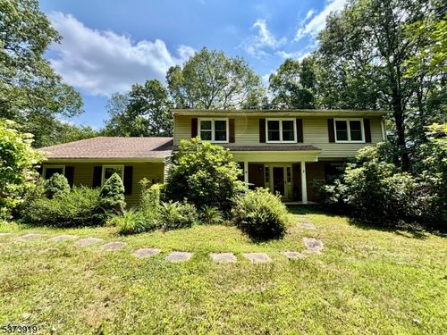 7 Cozy Lake Rd, Oak Ridge, NJ, 07438-9153 | Card Image