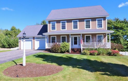 99 Rolling Meadow Dr, Bangor, ME, 04401-5743 | Card Image