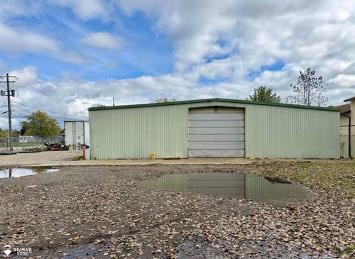 2591 Lavelle Rd, Flint, MI, 48504-2369 | Card Image