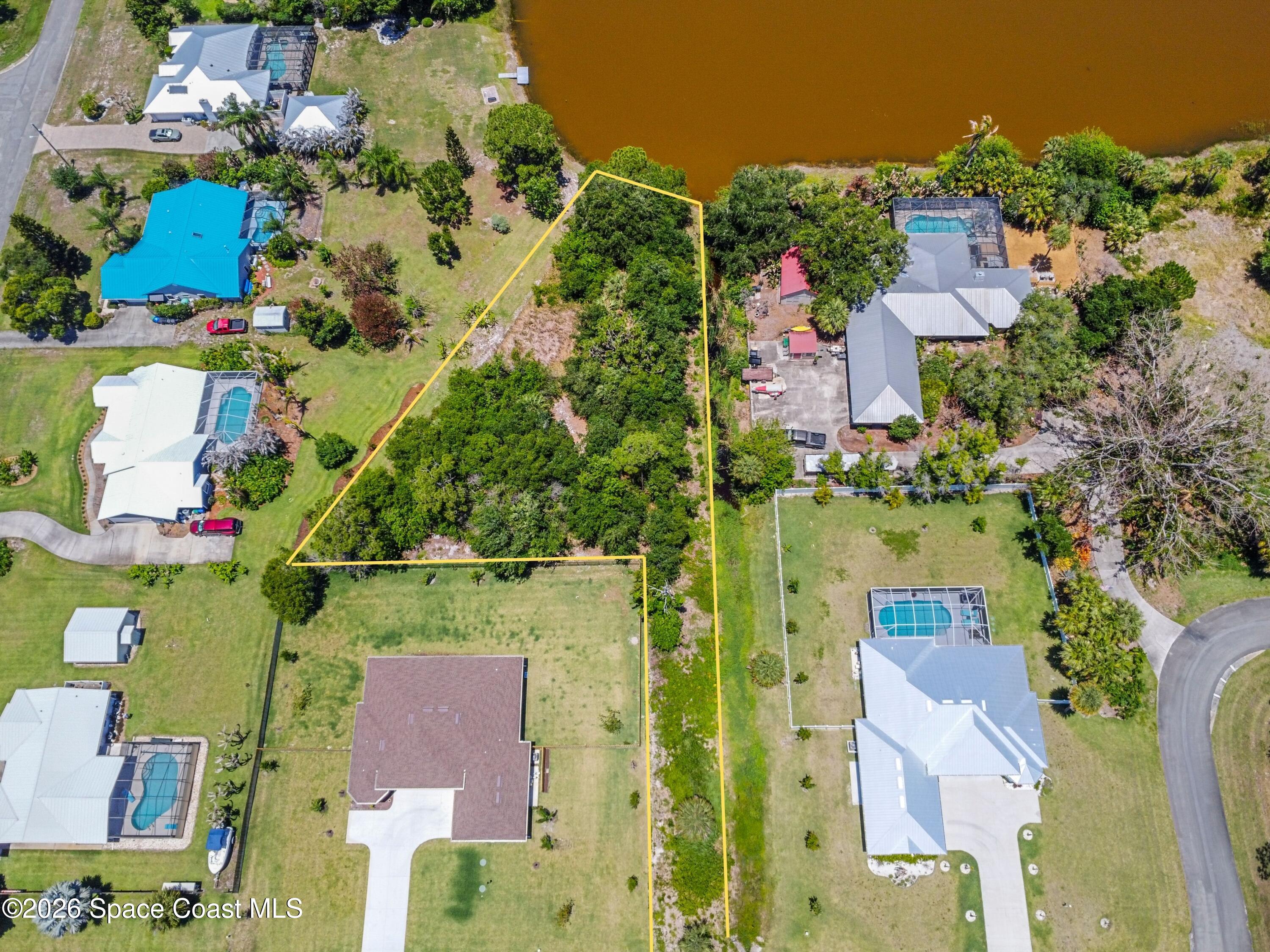 Land in Sebastian