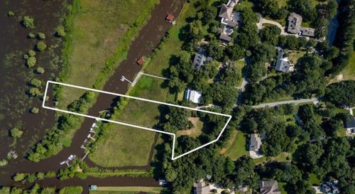 313 Rossdhu Ave, Pawleys Island, SC, 29585-5863 | Card Image