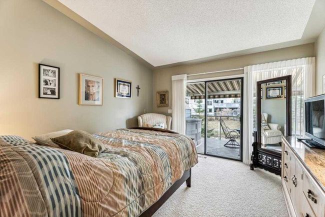 89 Shawnee Rise Sw, Home with 3 bedrooms, 3 bathrooms and 4 parking in Calgary AB | Image 16