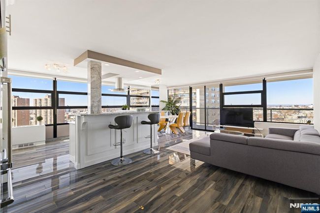 6050 Kennedy Blvd, Condo with 2 bedrooms, 2 bathrooms and null parking in West New York NJ | Image 4