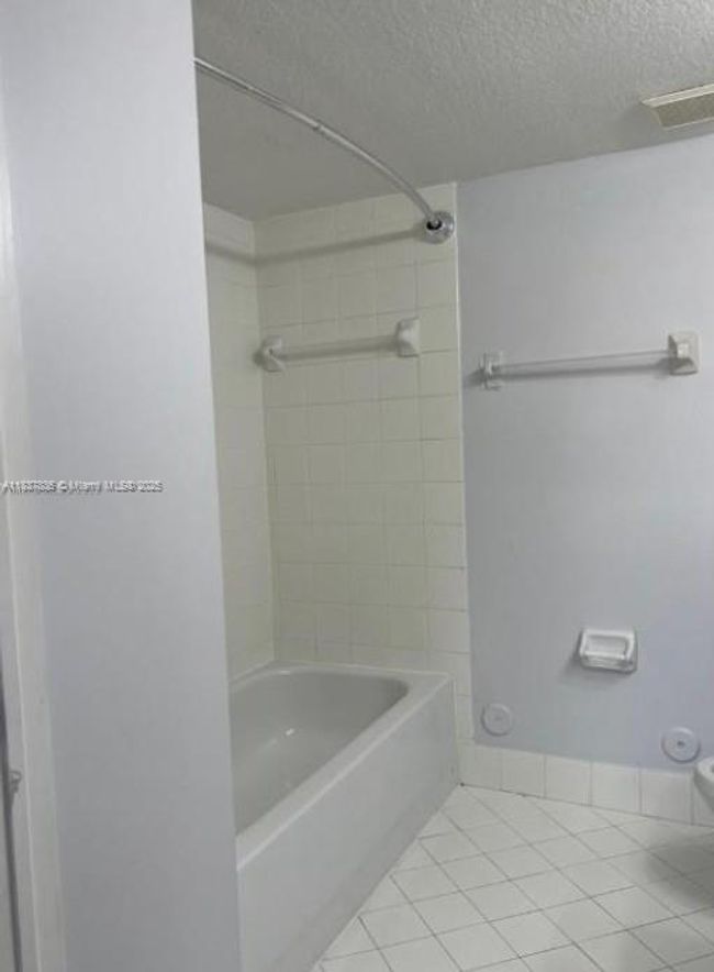 UNIT-104 - 3395 Ne 9 Th St, Condo with 3 bedrooms, 2 bathrooms and null parking in Homestead FL | Image 12