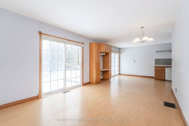 7078 County Rd, House other with 6 bedrooms, 3 bathrooms and 15 parking in Utopia ON | Image 14
