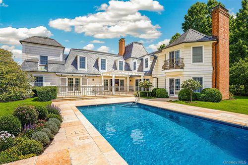 299 Narrow Ln, Southampton, NY, 11968-3005 | Card Image