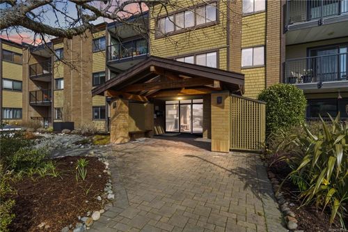 224-1870 Mckenzie Ave, Victoria, BC, V8N4X3 | Card Image