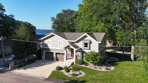 2102 Okoboji Blvd, Milford, IA, 51351-7039 | Card Image