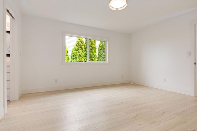 Primary bedroom with walk in closet and 4-Piece ensuite | Image 39