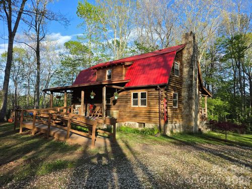 692 Buck Hill Rd, Newland, NC, 28657-8505 | Card Image