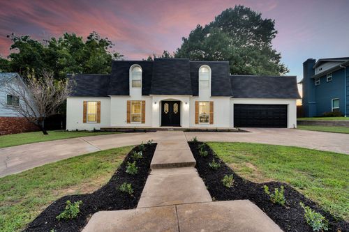 4220 Dawn Dr, Benbrook, TX, 76116-7508 | Card Image