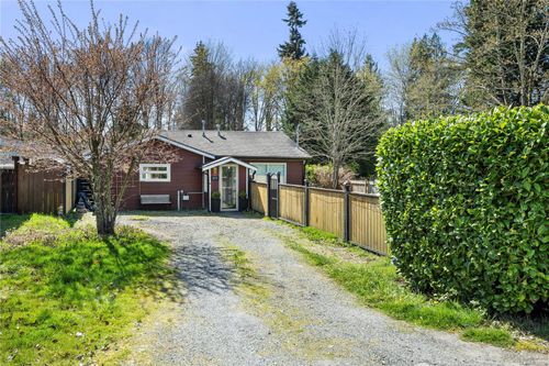 411 Seventh St, Nanaimo, BC, V9R1E4 | Card Image