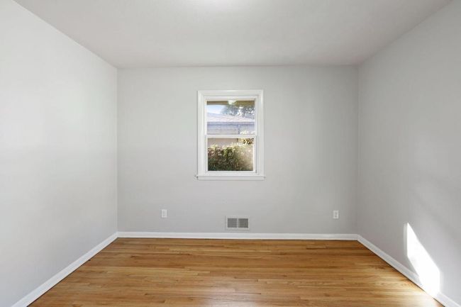 2nd Bedroom | Image 13
