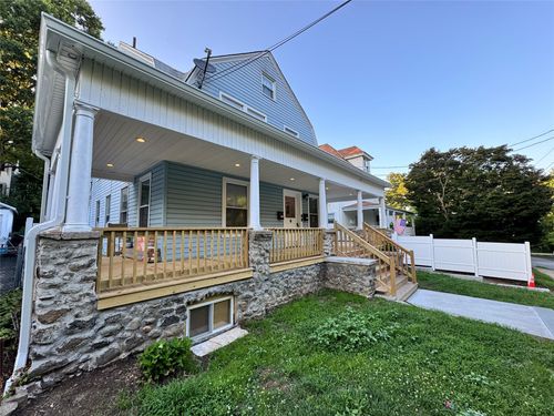 18 Edgewood St, White Plains, NY, 10605-1816 | Card Image