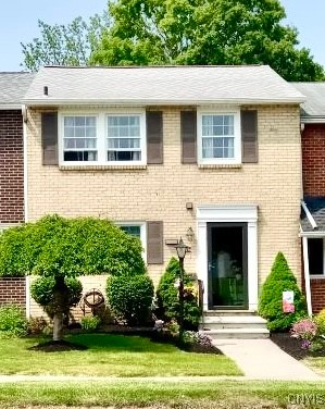 Belmont Dr, Liverpool, NY 13090
