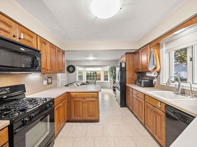 Kitchen | Image 6