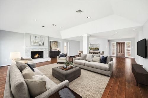 15622 Whitewater Ln, Houston, TX, 77079-2534 | Card Image