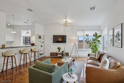 apt-302-52 Lincoln Ave, Orange, NJ, 07050-2658 | Card Image