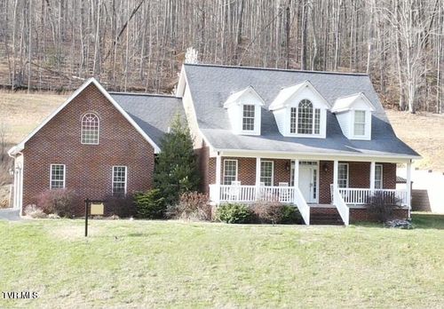 164 Kermit Day Rd, Big Stone Gap, VA, 24219-8590 | Card Image