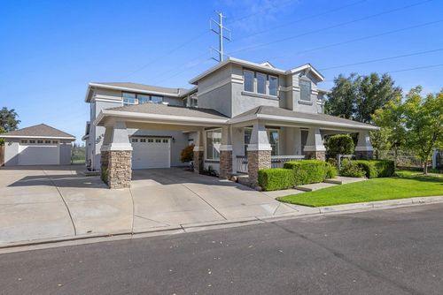 1584 Irvin Ct, Oakdale, CA, 95361-7634 | Card Image
