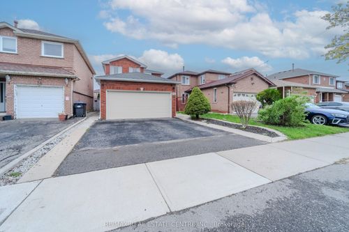 36 Kentucky Dr, Brampton, ON, L6Y4E9 | Card Image