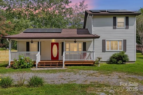 10 Wolf Creek Dr, Black Mountain, NC, 28711-9770 | Card Image