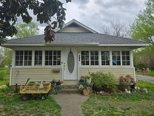 208 W Bryan St, Herrin, IL, 62948-2610 | Card Image