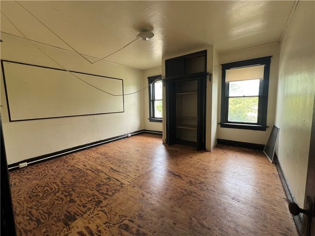 323 N Olive St, House other with 4 bedrooms, 3 bathrooms and null parking in Saint Elmo IL | Image 17
