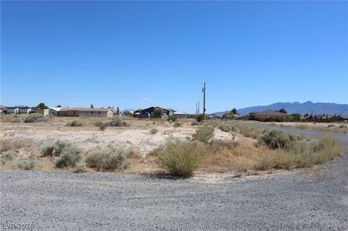 401 Gina St, Pahrump, NV, 89048 | Card Image