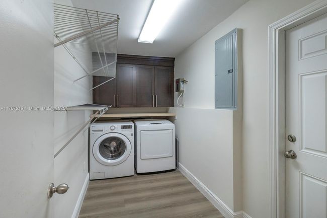395 W 39 Th Pl, House other with 4 bedrooms, 2 bathrooms and null parking in Hialeah FL | Image 10