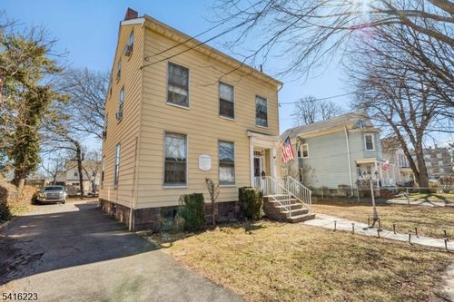 27 Oakland Ave, Bloomfield, NJ, 07003-3408 | Card Image