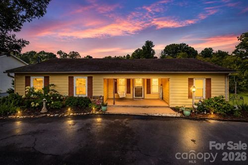 55 Banks Town Rd, Weaverville, NC, 28787-9200 | Card Image