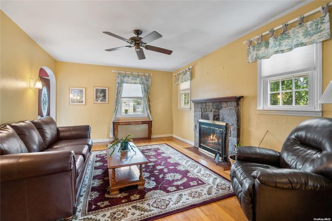 14 Croydon Dr, House other with 4 bedrooms, 2 bathrooms and null parking in Bellmore NY | Image 4