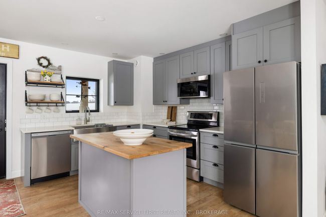 320 Sweets Corners Rd, House other with 3 bedrooms, 2 bathrooms and 10 parking in Lyndhurst ON | Image 15