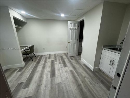 c-582 E 18th St, Hialeah, FL, 33013-4122 | Card Image