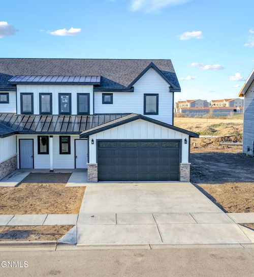 503 46th St E, Williston, ND, 58801 | Card Image