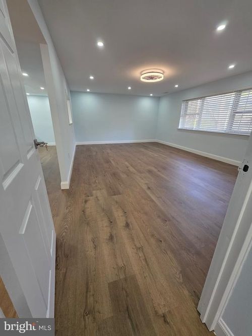 51-51 Cavendish Dr, AMBLER, PA, 19002-4962 | Card Image