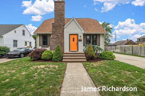 1037 Waverly Ave, Grand Haven, MI, 49417-2248 | Card Image