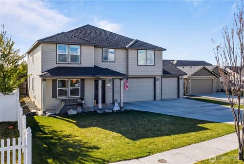 728 S Lakeland Dr, Moses Lake, WA, 98837-8042 | Card Image
