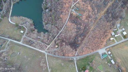 18 Diane Cir, Crossville, TN, 38572-2077 | Card Image