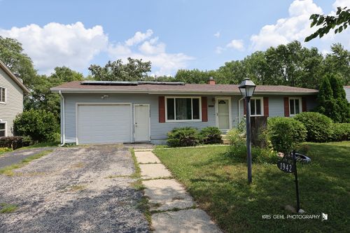 1942 Hilltop Ct, Woodstock, IL, 60098-2539 | Card Image